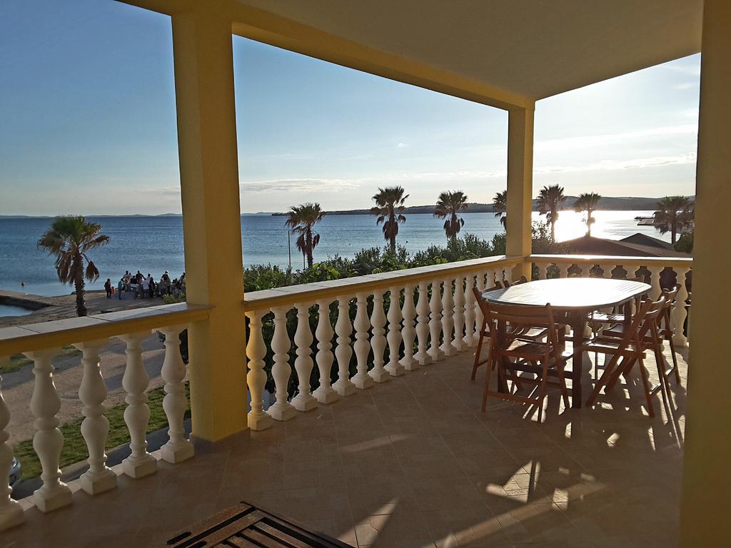 Deby Beach House Vir Extérieur photo